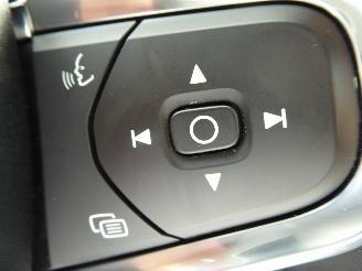 Volvo XC40 Core Recharge Plug-In Hybrid 2WD picture 13
