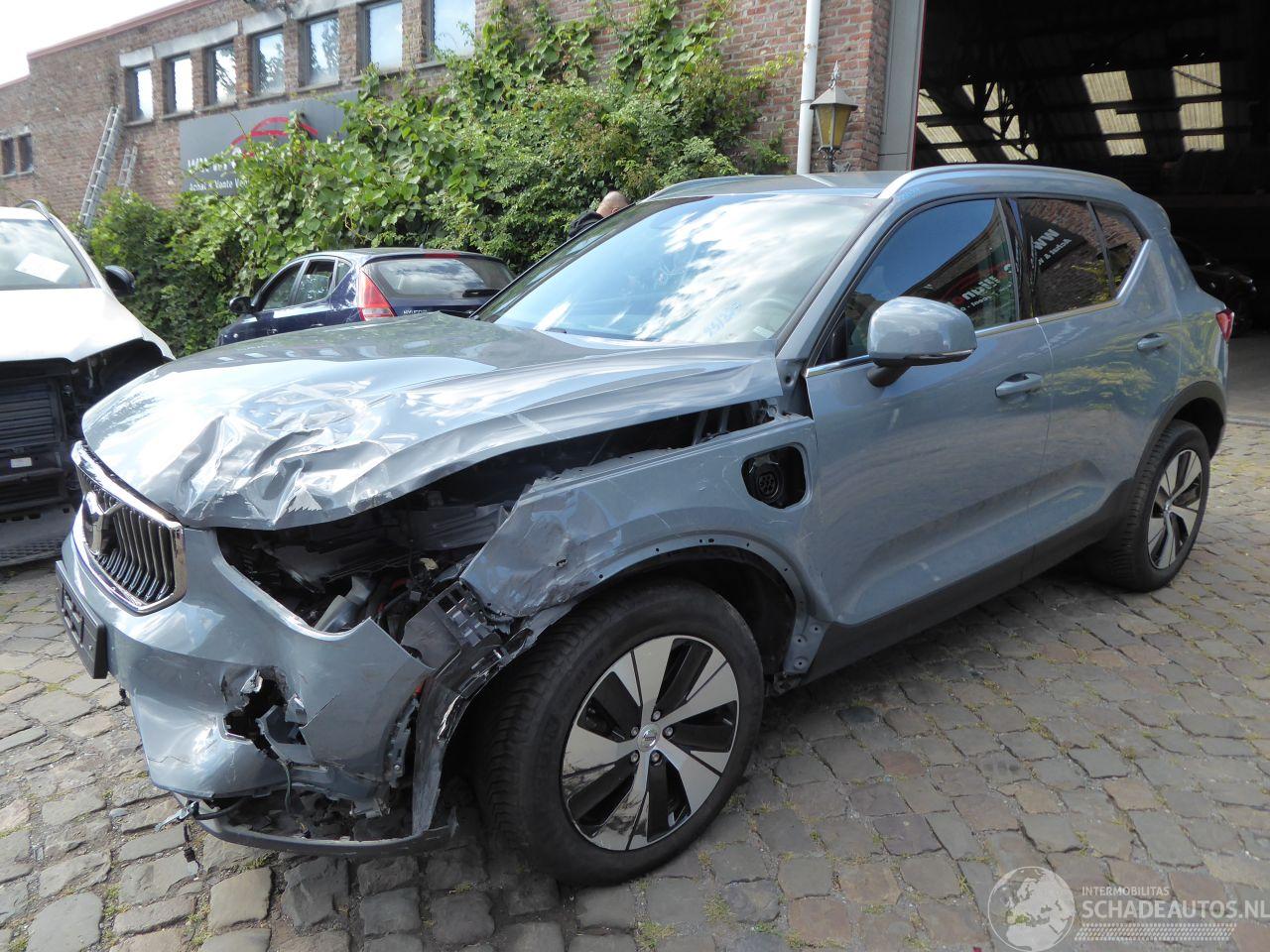 Volvo XC40 Core Recharge Plug-In Hybrid 2WD