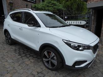 MG ZS EV Luxury picture 3