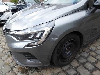 Renault Clio Equilibre picture 2