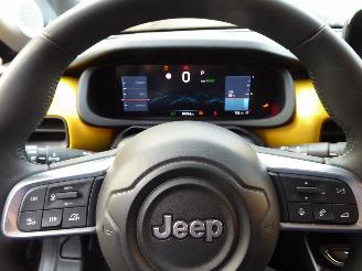 Jeep Avenger Summit picture 16