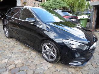Mercedes B-klasse 180d AMG picture 4