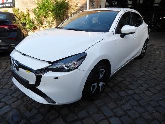 skadebil auto Mazda 2 Center-Line Hybrid Agile 2023/12