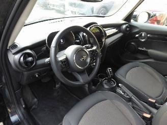 Mini Cooper Essential picture 13