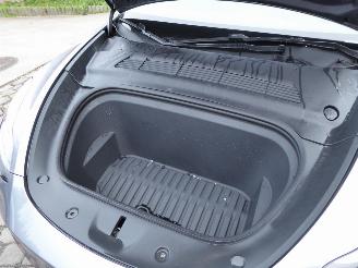 Tesla Model Y Long Range Dual AWD picture 9