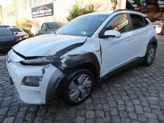 uszkodzony samochody osobowe Hyundai Kona SKY Elektro 2WD 2019/7