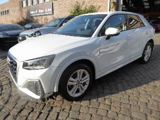 krockskadad bil auto Audi Q2 30 TFSI S line 2023/4