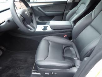 Tesla Model Y Long Range RWD picture 15