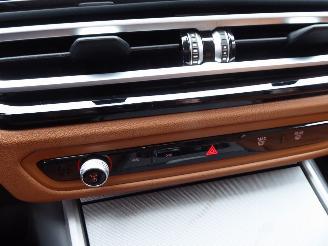 BMW 3-serie 320e Hyb picture 18