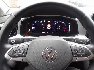 Volkswagen T-Roc Life picture 17