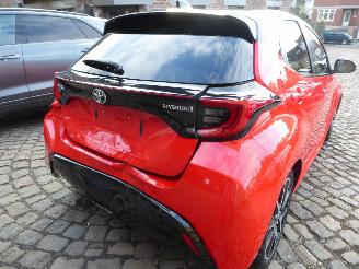 Toyota Yaris Hybrid S picture 8