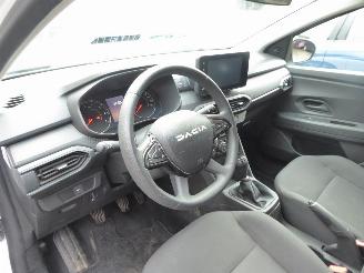 Dacia Sandero Essential picture 12