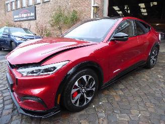 Schadeauto Ford Mustang Mach-e Premium AWD 2021/8