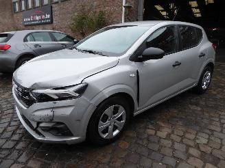 Schadeauto Dacia Sandero Essential 2023/10