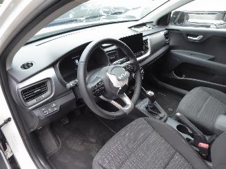 Kia Stonic  picture 11