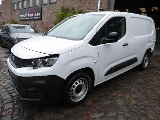 Schadeauto Peugeot Partner Premium L2 2023/3