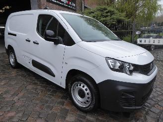 Peugeot Partner Premium L2 picture 4