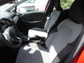 Renault Clio Evolution E Tech picture 10