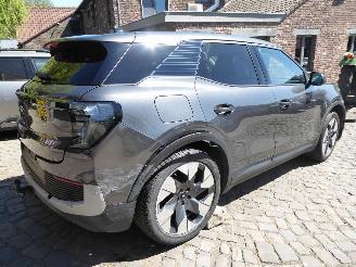 Ford Explorer Premium RWD picture 5