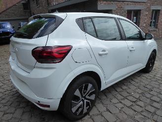Dacia Sandero Expression picture 5