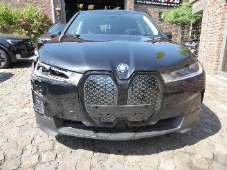 BMW iX 40 xDrive picture 2