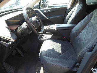 BMW iX 40 xDrive picture 13