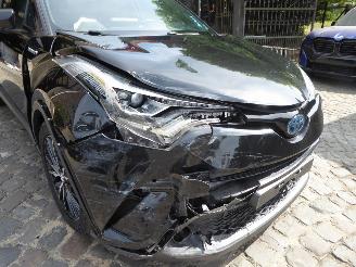 Toyota CH-R Hybrid picture 4