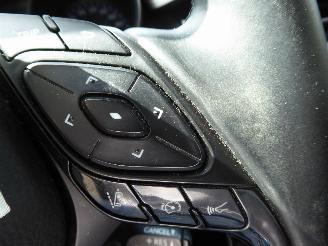 Toyota CH-R Hybrid picture 17
