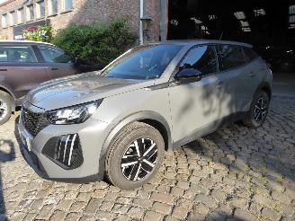 Coche accidentado Peugeot 2008 Hybrid Active 2024/6