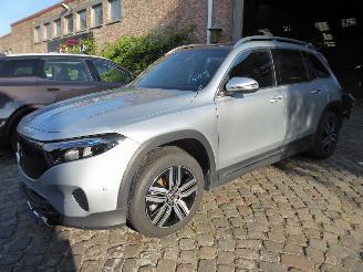 krockskadad bil auto Mercedes EQB 250+ 2025/6