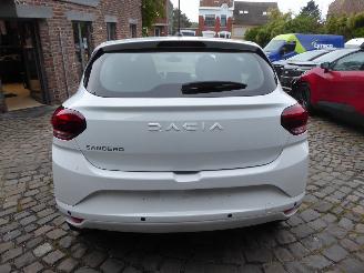Dacia Sandero Expression picture 6