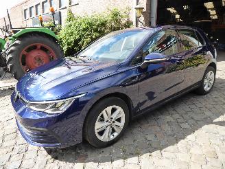 uszkodzony samochody osobowe Volkswagen Golf Lim. Life eTSI 2023/8