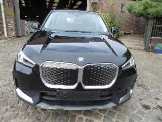 BMW iX1 30 xDrive picture 2