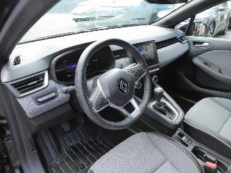 Renault Clio V Techno picture 10