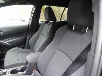 Toyota Corolla Cross Cross Hybrid FWD picture 14