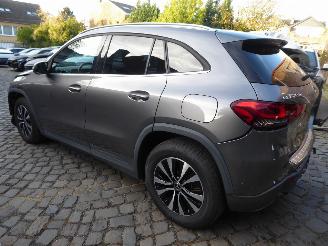 Mercedes GLA 250 e picture 8