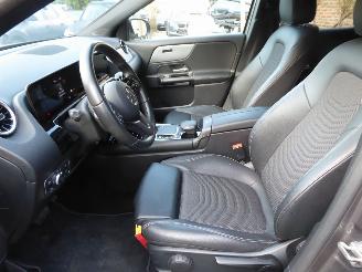 Mercedes GLA 250 e picture 10
