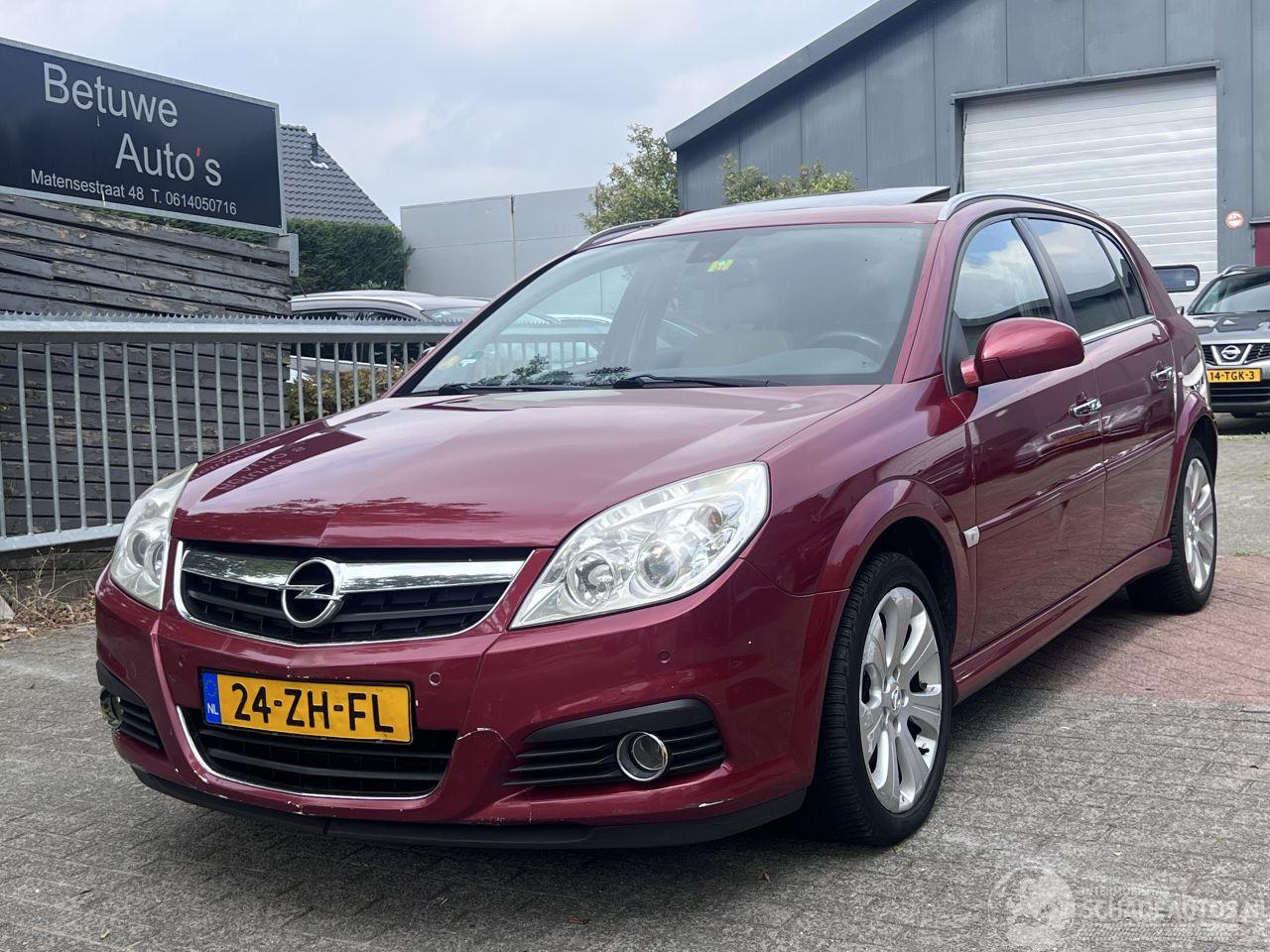 Opel Signum 1.9 CDTI Executive