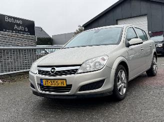 krockskadad bil auto Opel Astra 1.7 CDTI Cosma Navi 2009/6