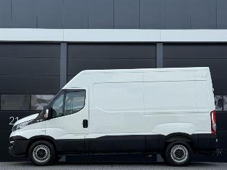 Iveco Daily 2.3 L2-H2 3-Pers EURO-6 picture 2