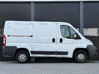 Peugeot Boxer 2.2 HDI Airco 3-PERS picture 2