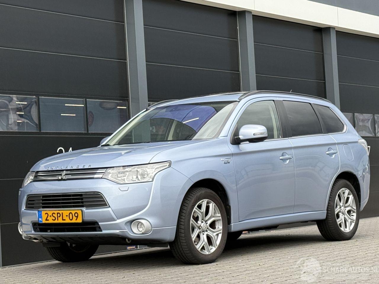 Mitsubishi Outlander 2.0 PHEV Instyle Leer Dak Camera