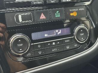 Mitsubishi Outlander 2.0 PHEV Instyle Leer Dak Camera picture 13