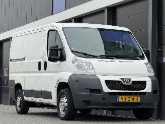 Peugeot Boxer 2.2 HDI Airco 3-PERS picture 2