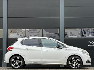 Peugeot 208 1.6 BlueHDi GT-line Panorama JBL picture 3