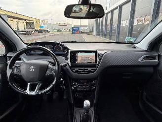 Peugeot 2008 1.6 e-HDi Allure Navi Clima picture 7