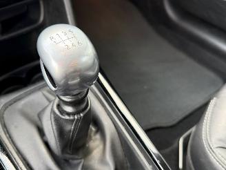 Peugeot 2008 1.6 e-HDi Allure Navi Clima picture 11