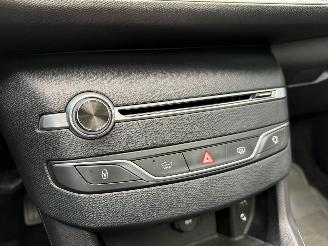 Peugeot 308 1.6 BlueHDi Panorama Navi Camera picture 12