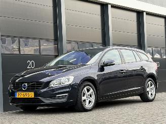 Gebrauchtwagen PKW Volvo V-60 2.0 D3 Navi Clima PDC Euro-6 2016/2