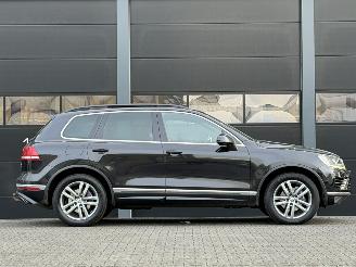 Volkswagen Touareg 3.0 TDI R-Line Pano Camera Euro-6 picture 3